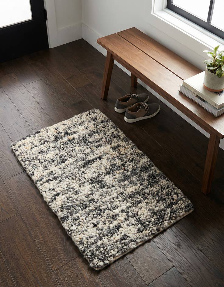 Detail image of 2' x 3' 1  Hand Woven Haka Deluxe Shag Rug