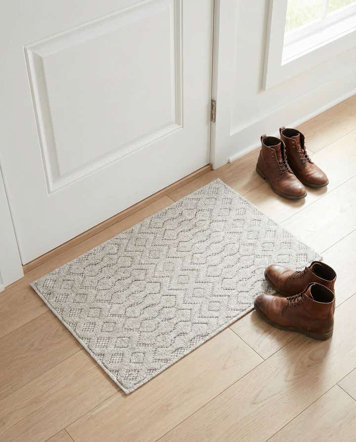 2' x 3' Easy-Clean Trellis Textured Indoor / Outdoor Rug