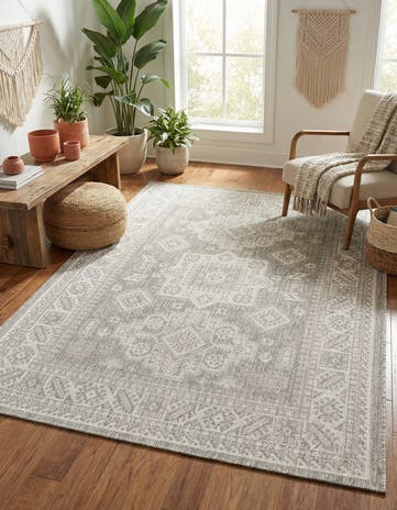 5' 3 x 7' Easy-Clean Aztec Indoor / Outdoor Rug