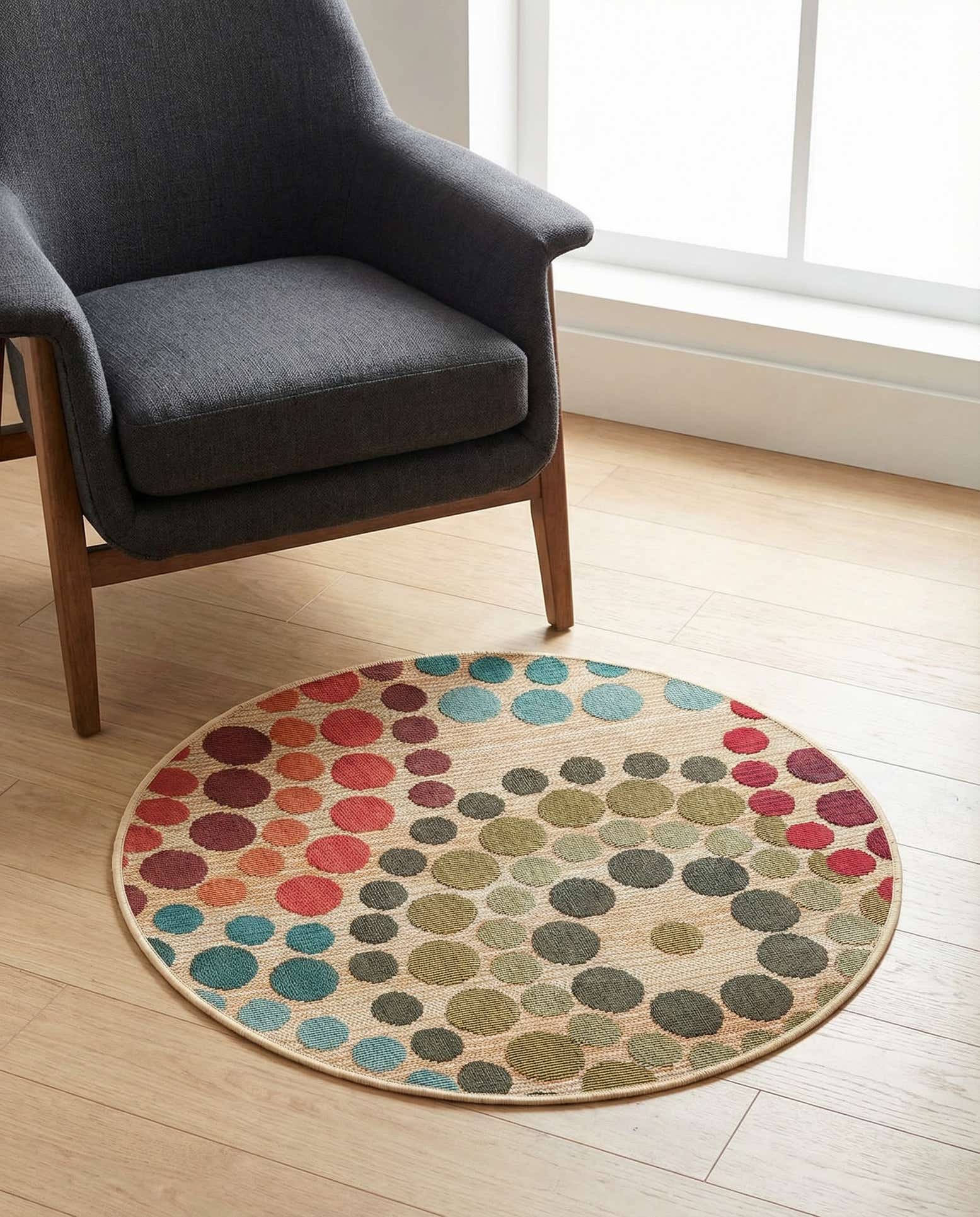 2' 7 x 2' 7 Easy-Clean Modern Indoor / Outdoor Round Rug