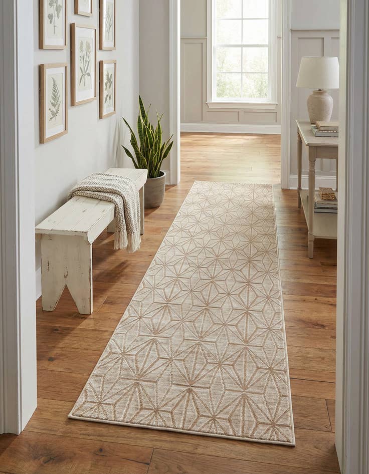 Detail image of Jill Zarin 2' 7 x 10' Uptown Runner Rug