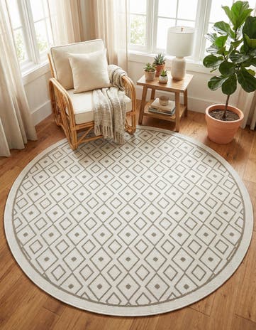 7' x 7' Easy-Clean Lattice Indoor / Outdoor Round Rug