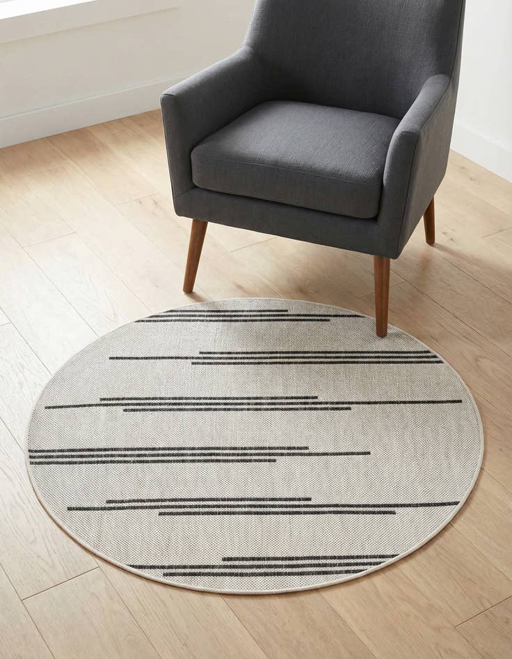 Detail image of 3' x 3'  Washable Modern Indoor / Outdoor Round Rug