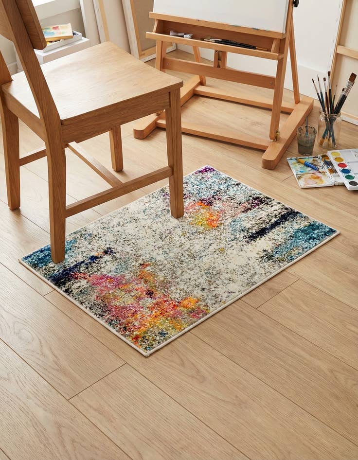 Detail image of 2' 2 x 3' Washable Theia Rug