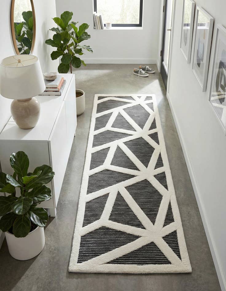 Detail image of 2' 7 x 8' Prismatic Runner Rug