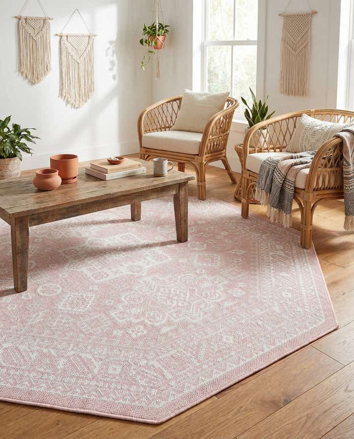 5' 3 x 5' 3 Easy-Clean Aztec Indoor / Outdoor Octagon Rug