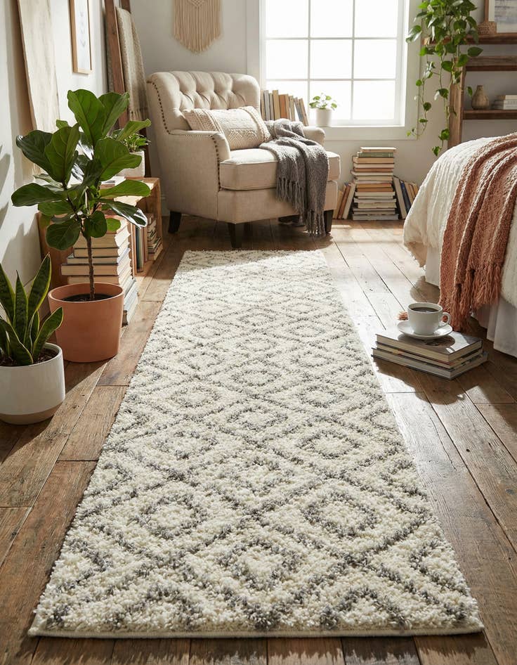 Detail image of 2' 7 x 12' Trellis Shag Runner Rug