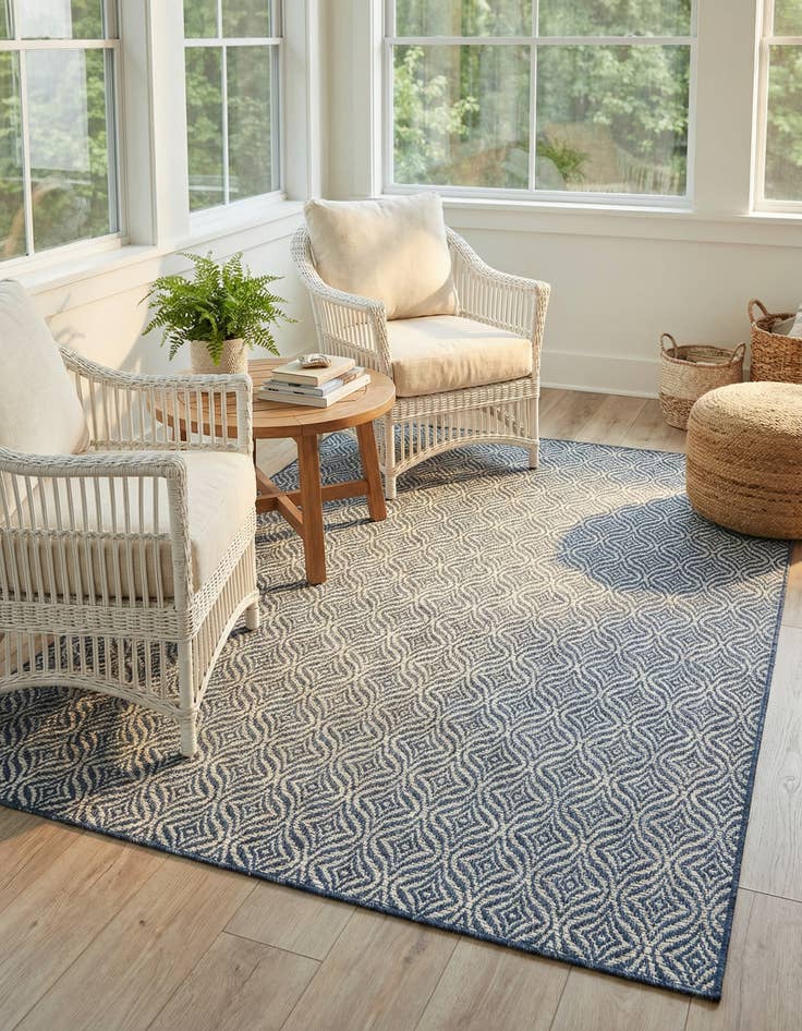 Detail image of 5' 3 x 8' Easy-Clean Trellis Indoor / Outdoor Rug