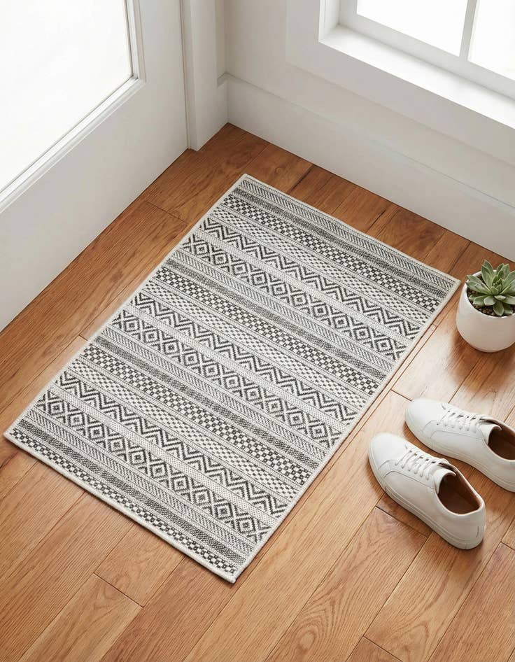 Detail image of 2' x 3' Easy-Clean Striped Indoor / Outdoor Rug