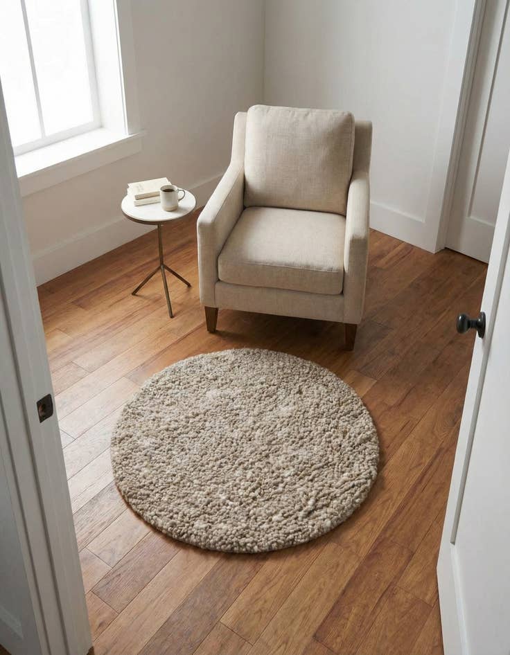 Detail image of 3' 1 x 3' 1 Hand Woven Haka Deluxe Shag Round Rug