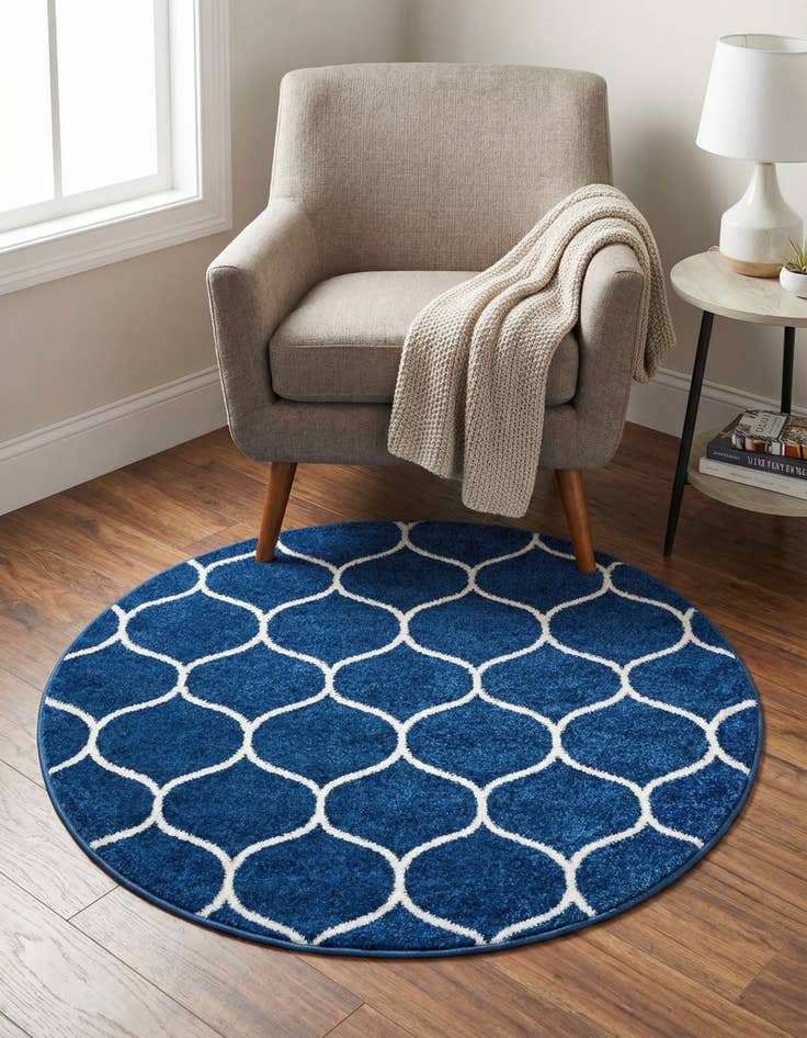 Detail image of 4' x 4' Trellis Frieze Round Rug