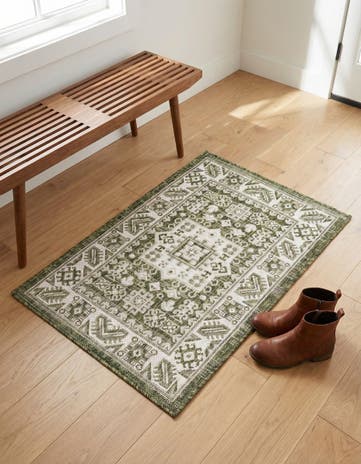 Green Easy-Clean Aztec Indoor / Outdoor Rug