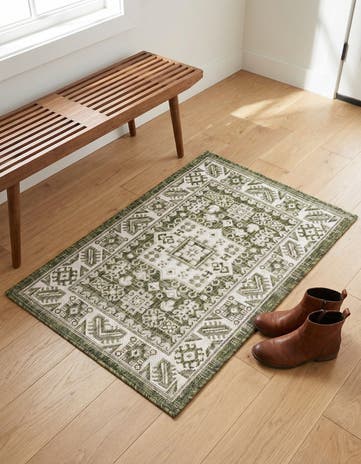 Green Easy-Clean Aztec Indoor / Outdoor Rug