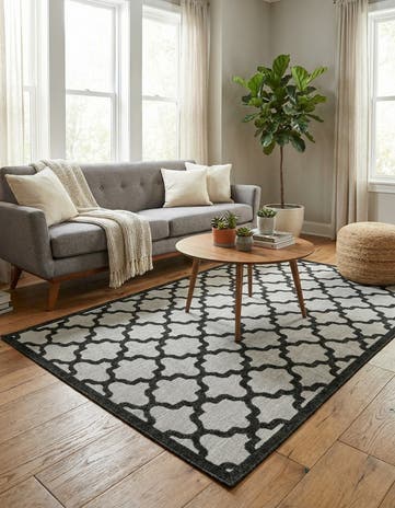 5' x 8' Easy-Clean Lattice Indoor / Outdoor Rug