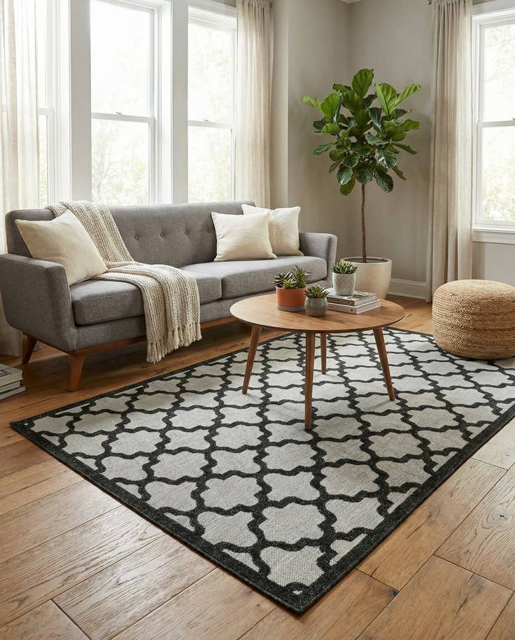 Detail image of 5' x 8' Easy-Clean Trellis Indoor / Outdoor Rug