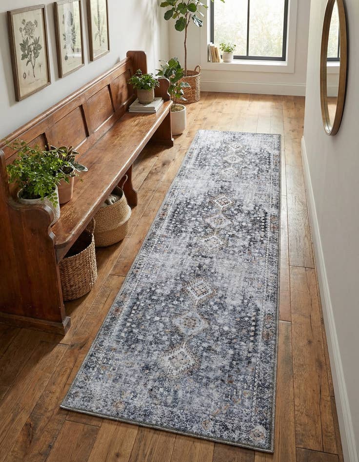 Detail image of  2' 7 x 10' Yara Runner Rug