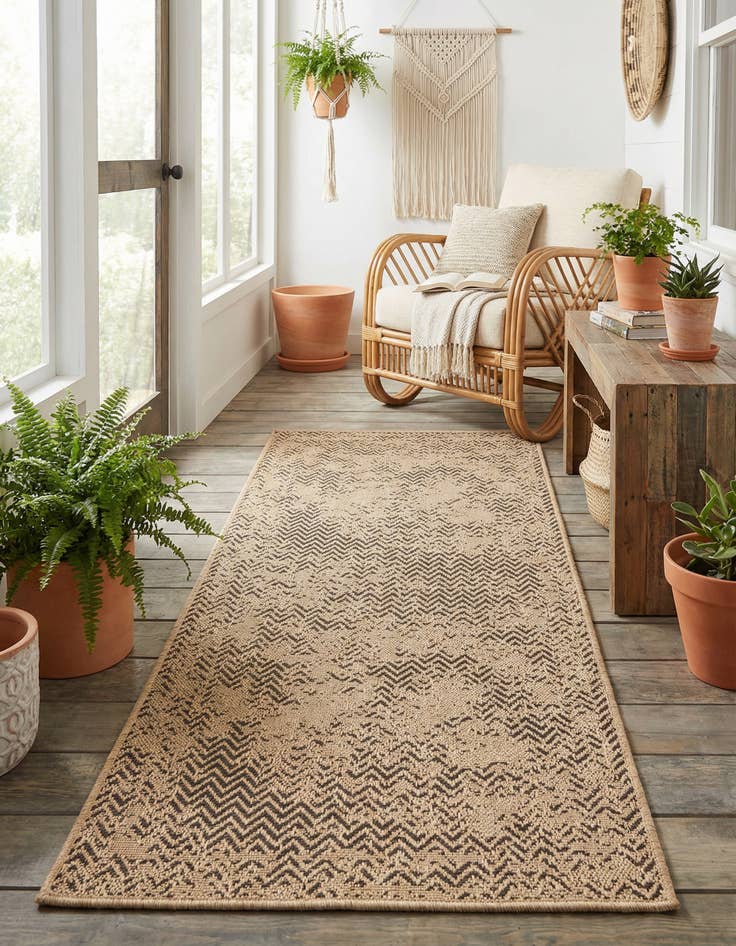 Detail image of 2' 9 x 6' Dunes Runner Rug