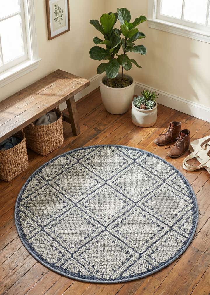 3' 1 x 3' 1 Easy-Clean Trellis Indoor / Outdoor Round Rug