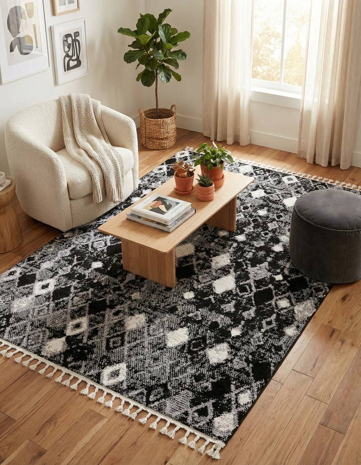 Detail image of 6' x 9' Cherokee Rug