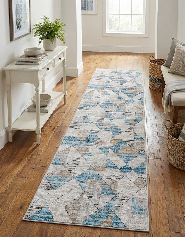 Detail image of 2' 7 x 10' Leipzig Runner Rug