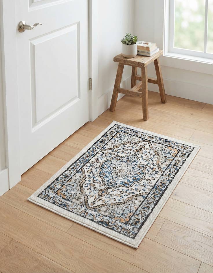 Detail image of 2' x 3' Nyla Rug