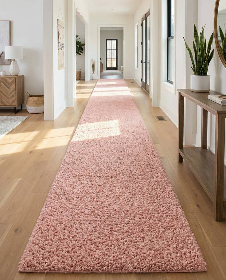 Detail image of 2' 7 x 16' 5 Zermatt Shag Runner Rug