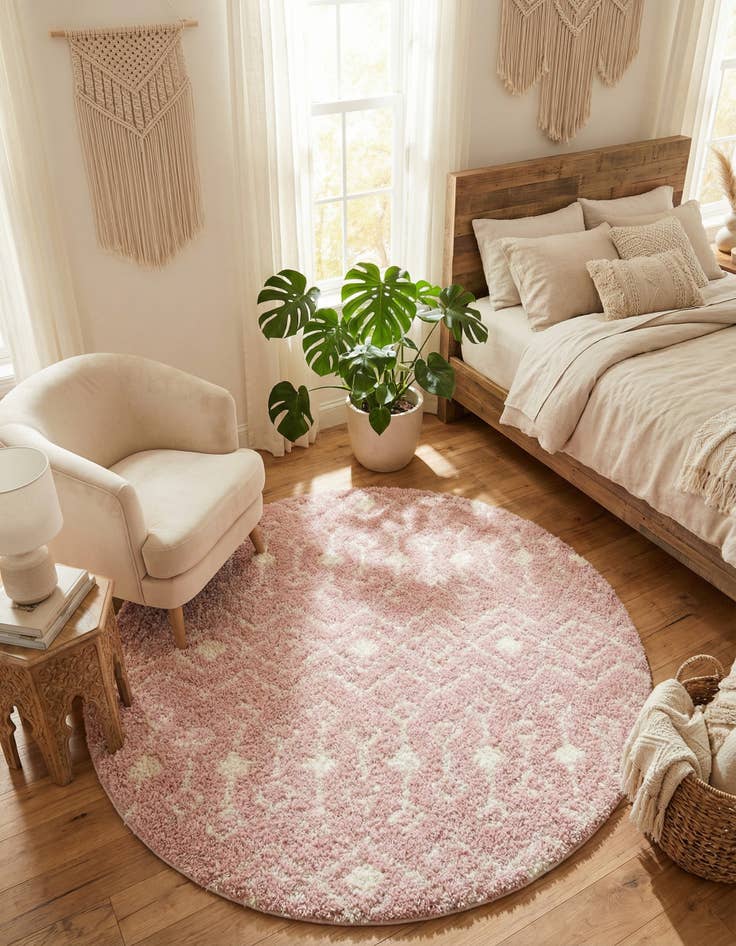 Detail image of 7' 10 x 7' 10 Moroccan Trellis Shag Round Rug