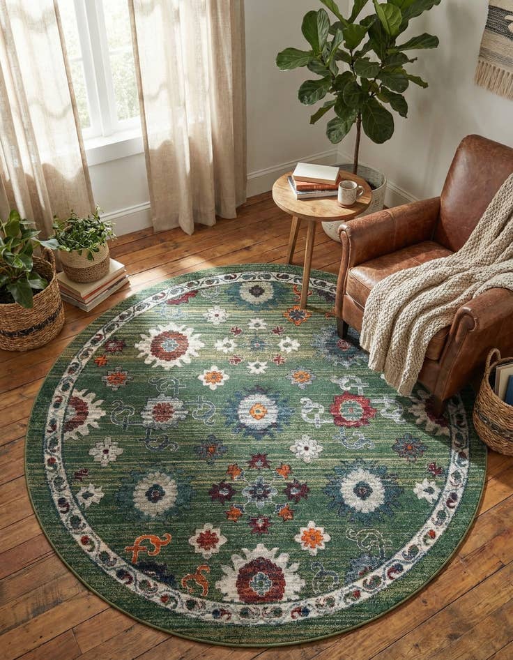 Detail image of 8' x 8' Isabella Round Rug