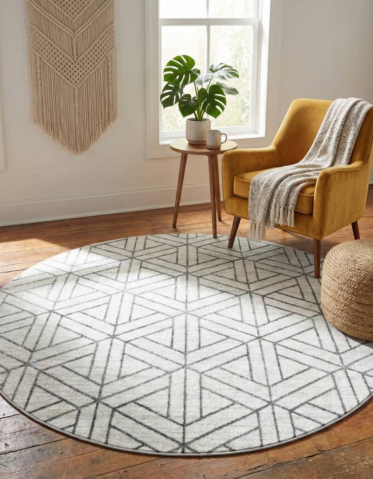 Detail image of 7' x 7' Lattice Trellis Round Rug