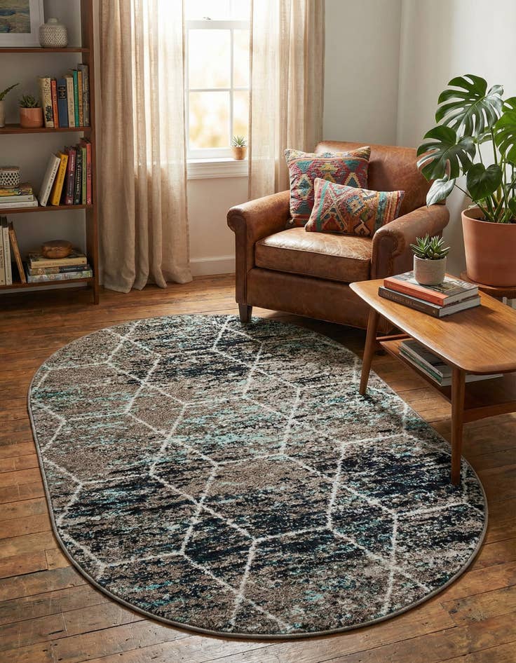 Detail image of 3' x 5' 3 Lattice Frieze Oval Rug