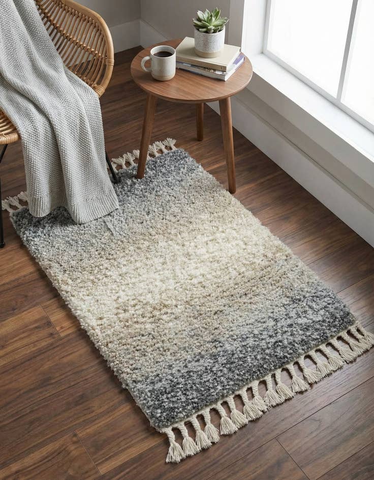 Detail image of 2' 2 x 3' Athena Shag Rug