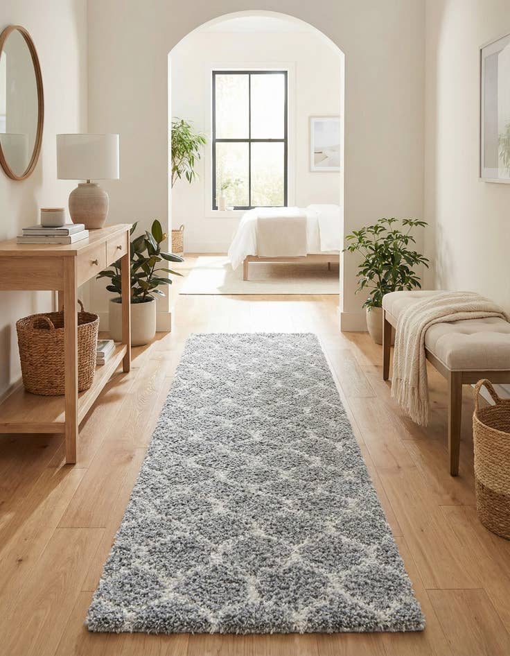 Detail image of 2' 7 x 10' Lattice Shag Runner Rug