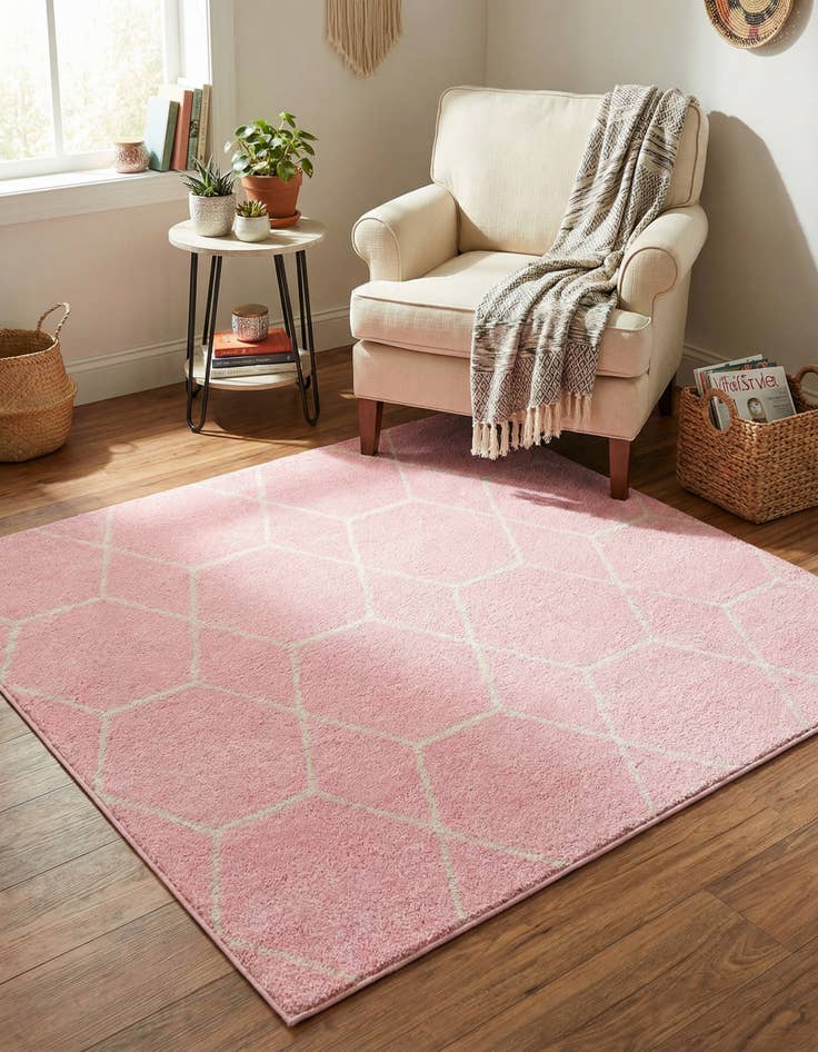 Detail image of  4' x 4' Lattice Frieze Square Rug