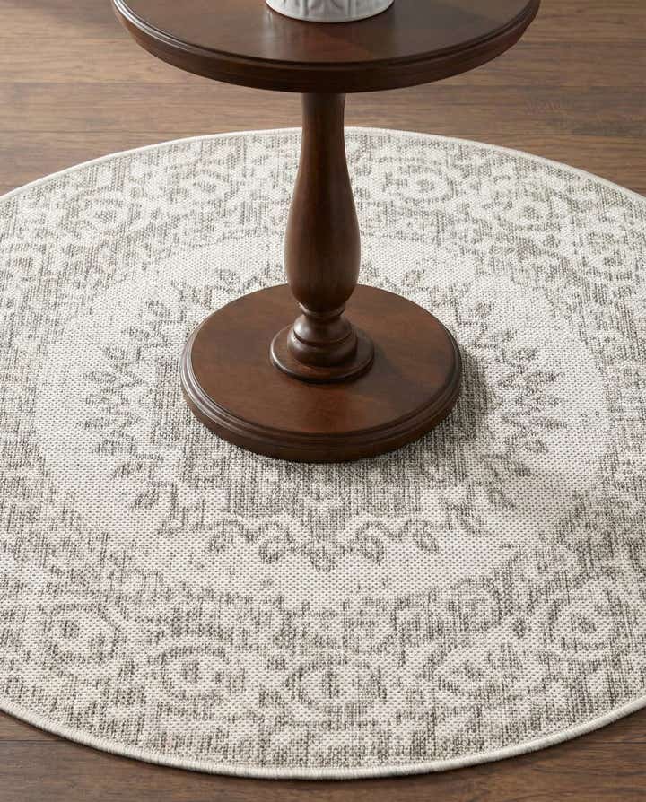 3' x 3' Easy-Clean Traditional Indoor / Outdoor Round Rug