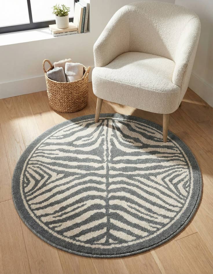Detail image of 3' x 3' Savannah Round Rug