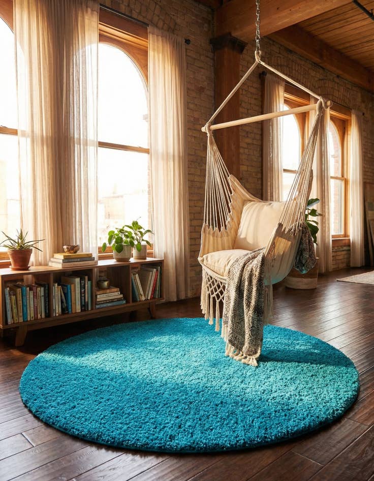 Detail image of 7' x 7' Solid Shag Round Rug