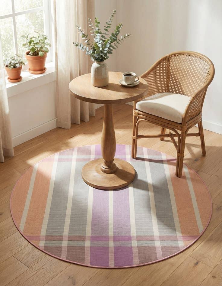 Detail image of 4' x 4'  Washable Striped Indoor / Outdoor Round Rug