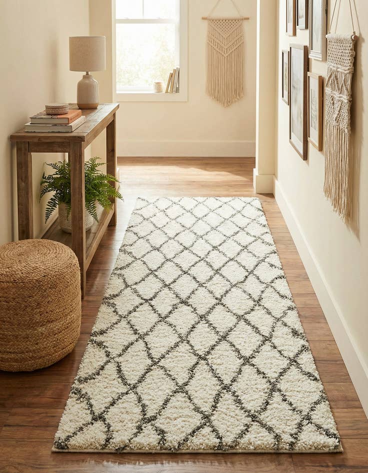 Detail image of 2' 7 x 6' Marrakesh Shag Runner Rug