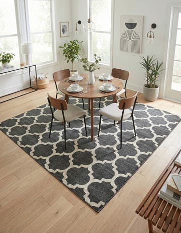 7' 10 x 7' 10 Lattice Square Rug