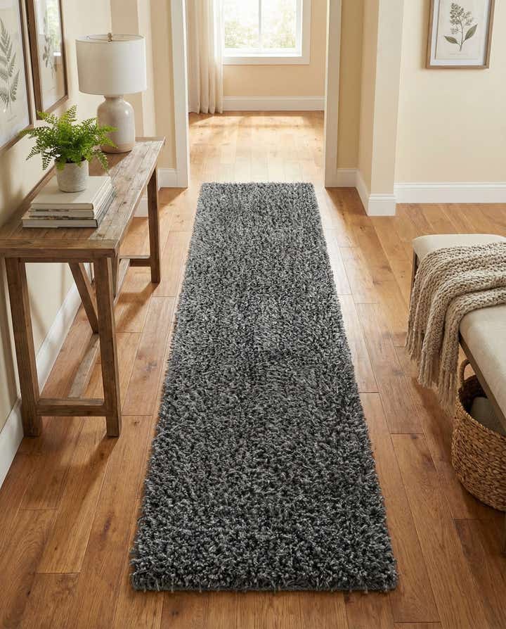 2' 7 x 10' Zermatt Shag Runner Rug