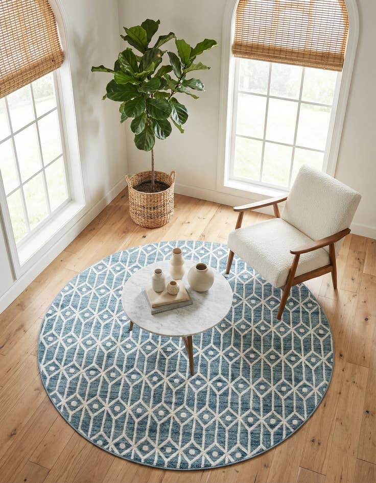 Detail image of 8' x 8' Lattice Trellis Round Rug