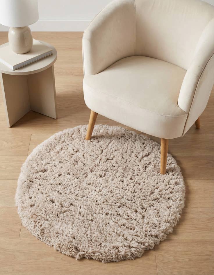 Detail image of 3' 3 x 3' 3 Marilyn Monroe&trade; Shag Round Rug