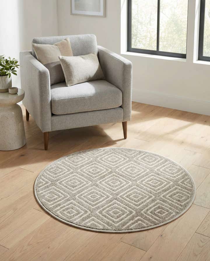3' x 3' Easy-Clean Sabrina Soto Indoor / Outdoor Round Rug