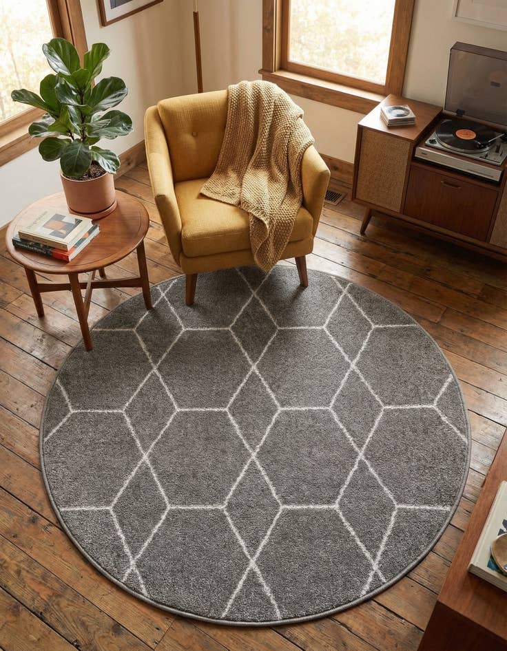 Detail image of 4' x 4' Trellis Frieze Round Rug