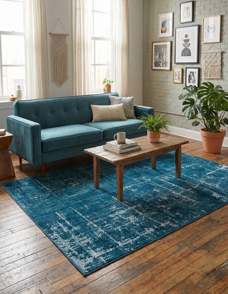 Detail image of 4' x 6' Valencia Rug