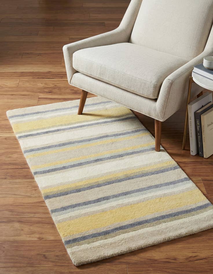 Detail image of 2' 8 x 4' 10 Luna Wool Rug