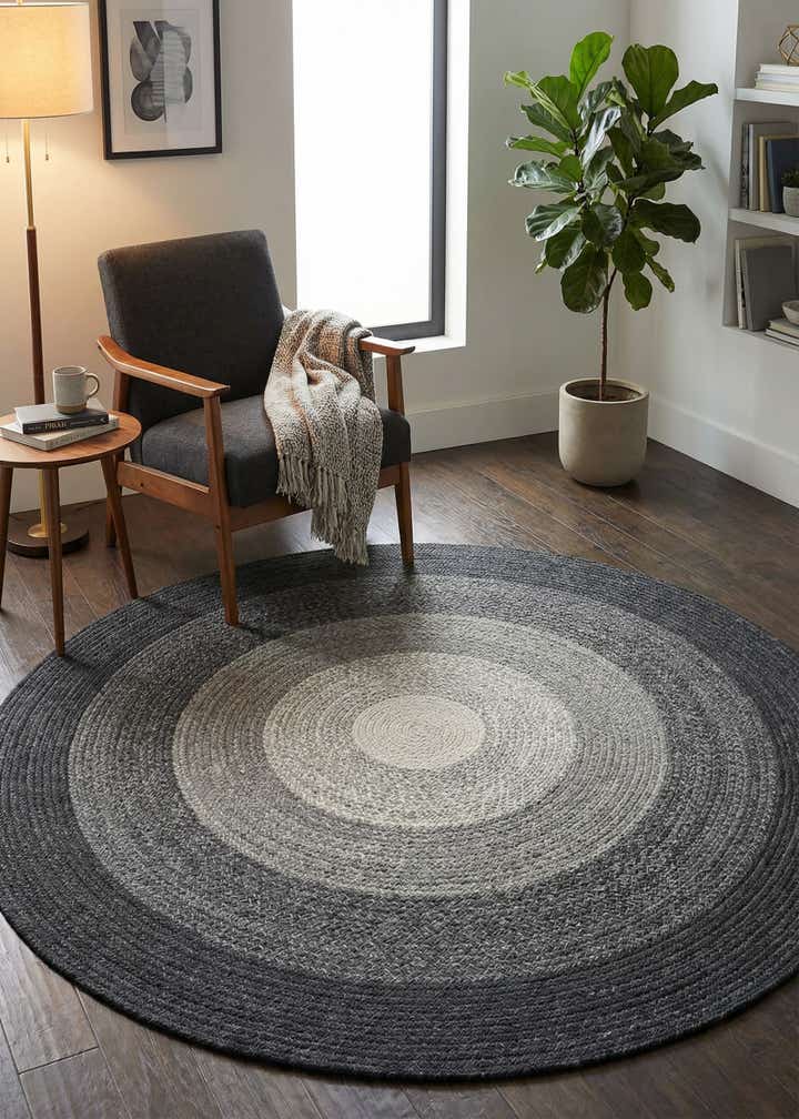5' 1 x 5' 1 Hand Braided Wool Round Rug