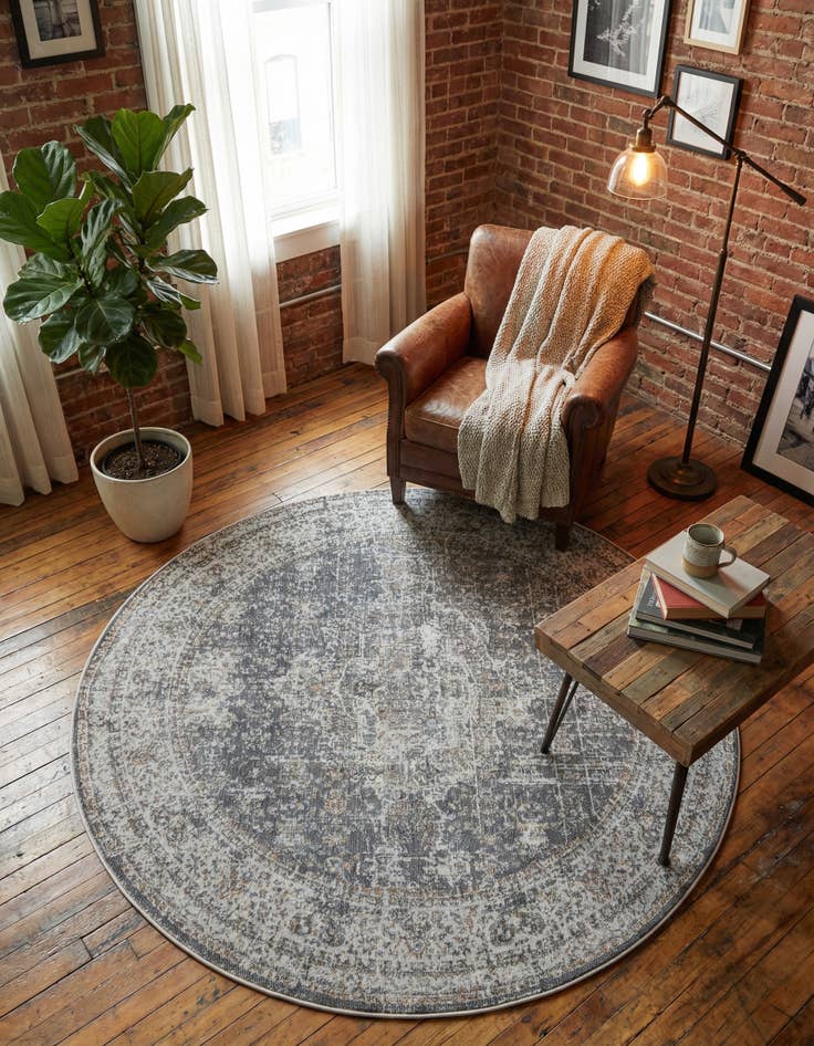 Detail image of 5' 5 x 5' 5 Santiago Round Rug