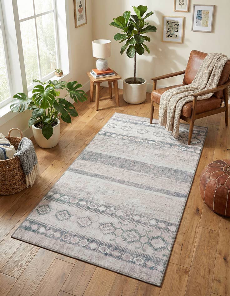 Detail image of 3' 6 x 5' 6 Washable Timeless Rug