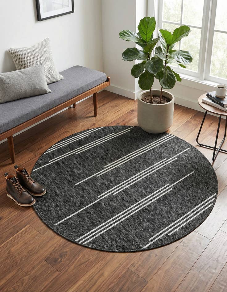 Detail image of 4' x 4'  Washable Modern Indoor / Outdoor Round Rug